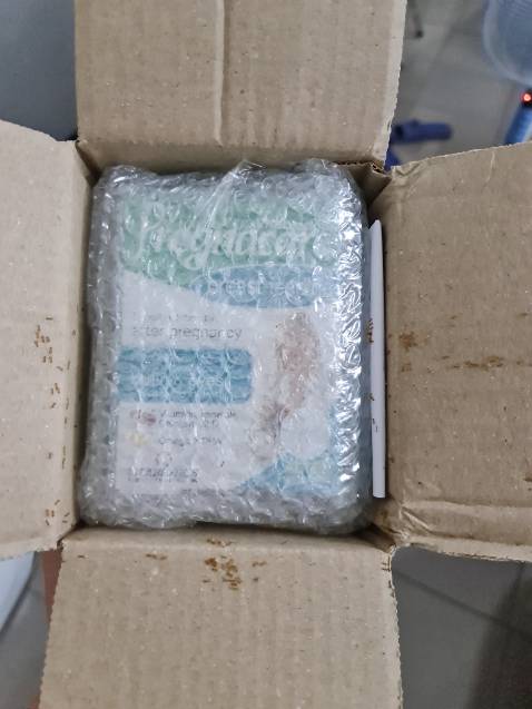 Mình mua cũng 4 hộp của shop, cũng yên tâm, hàng chính hãng, mình mua cho vợ uống sau sinh. Một hộp uống khoảng 1 tháng. Cơ mà sau lần này mở hộp thì lại kiến bu nhiểu nhỉ?