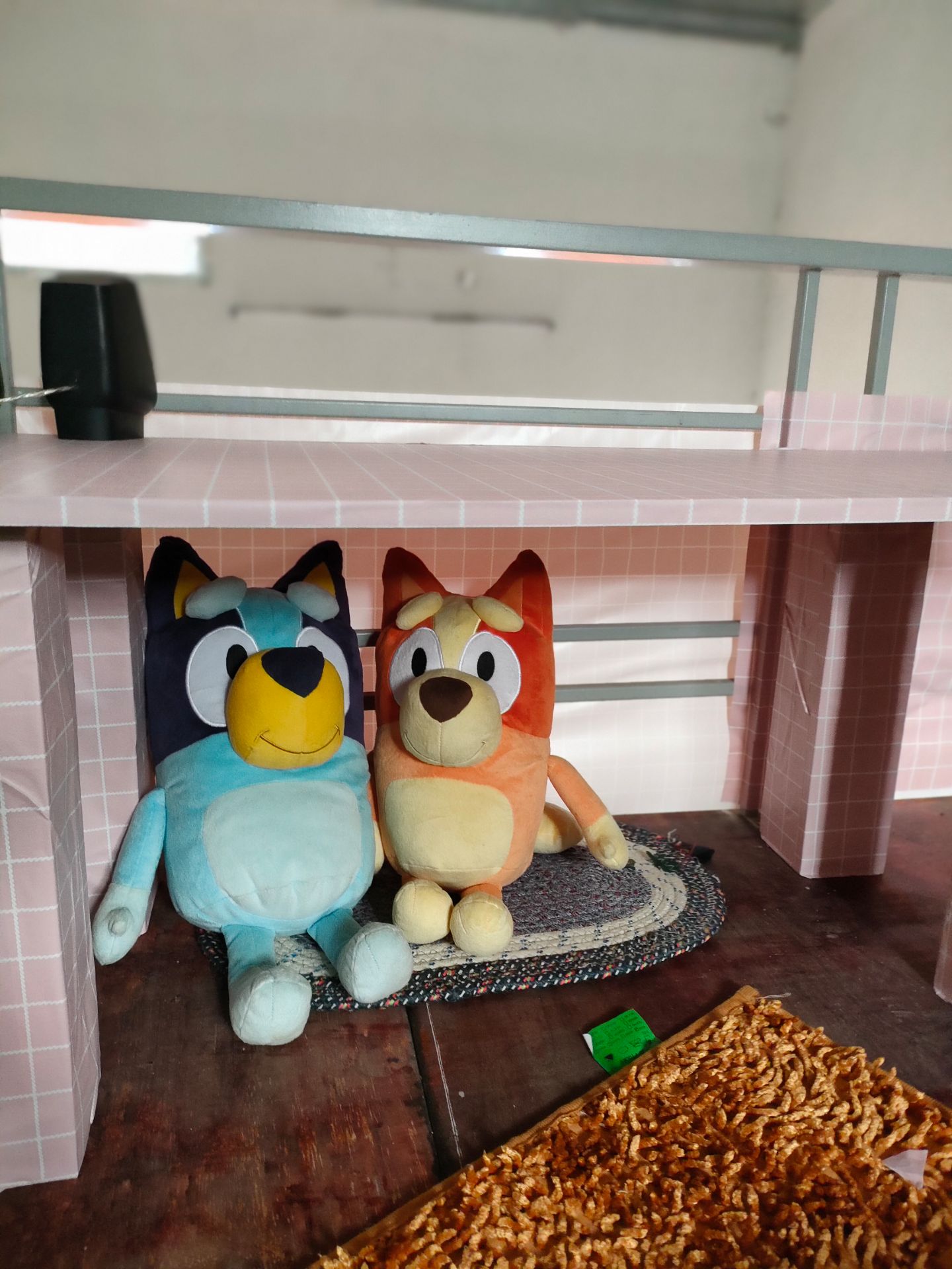 đánh giá 5 sao để động viên shop.
hàng như hình, màu sắc tươi tắn, nhìn thì khá ưng.
nhưng keo thì hơi tệ một chút, dán k ăn cho lắm.
nói chung dùng tạm thì cũng khá là ok, nên mua !