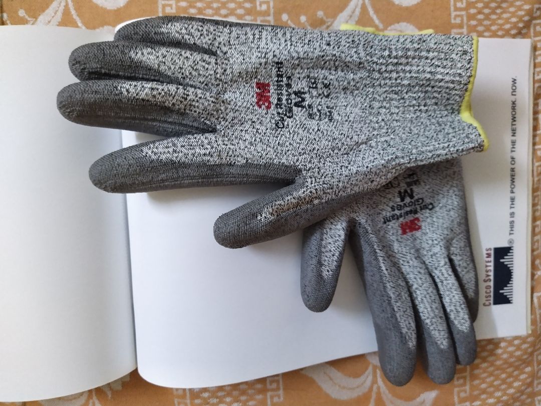 Thật sự thì tôi mua đôi găng này để bảo vệ tay lúc tỉa cây trong vườn nhà.   Nói chung tương đối ổn.