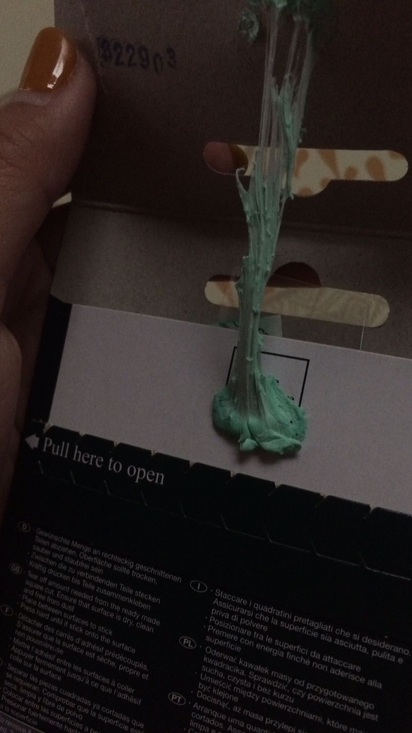 Ok với mức giá.
Tái sử dụng sẽ không được nhiều lần như loại gecko (đắt gấp rưỡi) vì chất keo bị tơi ra.
Nhưng nếu chỉ dùng để trang trí hay cố định 1 chỗ thì dính rất tốt.