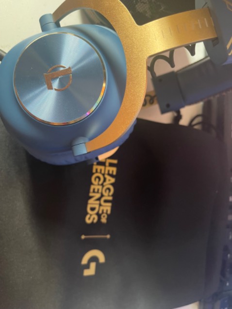 Sp đúng mô tả . Chống ồn , có rải RB nghe hay . Tặng nhiều phụ kiện theo nên khá ok