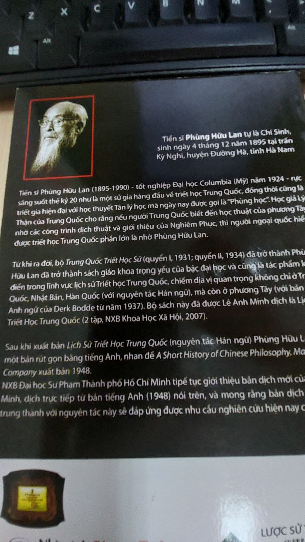 Phùng Hữu Lan vừa là nhà triết học vừa là một sử gia triết học Trung Quốc. Học thuật của ông có thể tóm tắt trong câu đối “ Tam sử luận cổ kim, Lục thư kỷ Trinh Nguyên”.            
Về phương diện lịch sử triết học, bộ Tam sử: Trung Quốc triết học sử, Trung Quốc triết học giản sử và Trung Quốc triết học tân biên.
Về phương diện triết học, bộ Trinh Nguyên lục thư : Tân lý học, Tân sự luận, Tân thế huấn, Tân nguyên nhân, Tân nguyên đạo và Tân chi ngôn.
Tinh thần triết học Trung Quốc – hay Tân nguyên đạo tóm tắt dòng chủ lưu của Triết học Trung Quốc dùng làm nền tảng cho bộ sách Trinh nguyên lục thư trình bày hệ thống tư tưởng mới của Phùng Hữu Lan.
Ra đời sau “ Trung quốc triết học sử” nên Tân Nguyên Đạo có nhiều ý kiến mới mẻ bổ sung cho bộ Trung Quốc Triết Học Sử.
Một ấn phẩm đáng chú ý cô đọng về lịch sử triết học Trung Quốc.