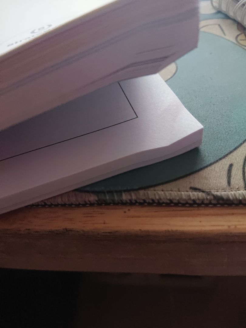 đóng gói không có bọc chống xốc, bìa và 2 góc giấy bị gập gãy, thời gian giao hàng chậm