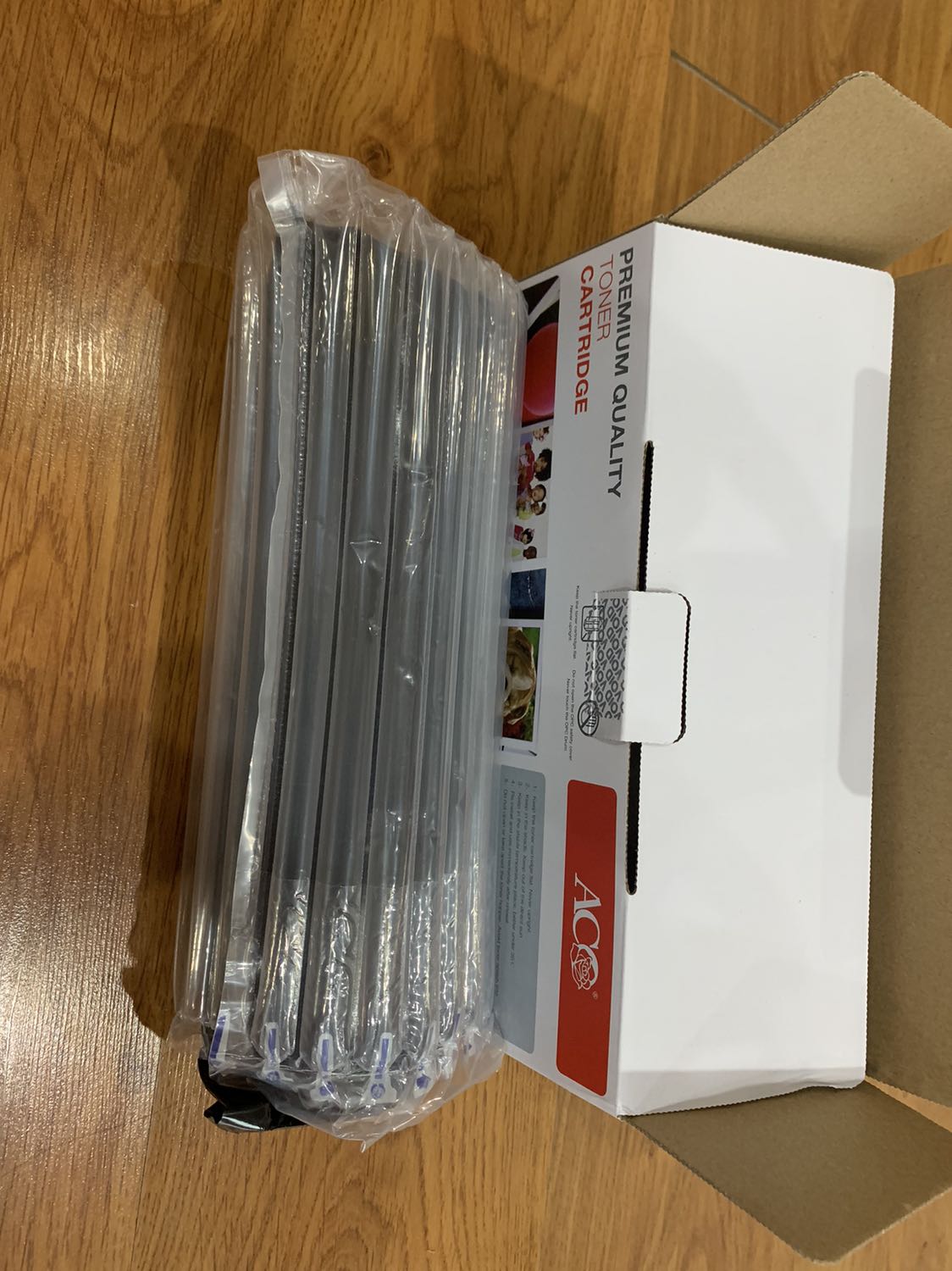 - Mình rất thích dịch vụ giao hàng của Tiki. Rất nhanh.
- Hộp nguyên seal. Hộp mực vừa HP 1005 của mình. In thử 3 trang thì chất lượng in tốt. - Mình rất thích dịch vụ giao hàng của Tiki. Rất nhanh.
- Hộp nguyên seal. Hộp mực vừa HP 1005 của mình. In thử 3 trang thì chất lượng in tốt.