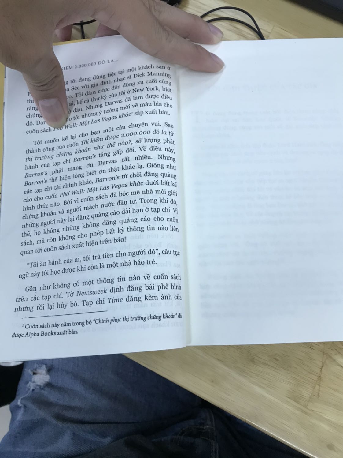 Mình mới nhận sách hôm qua. Về đọc thì thấy có vài trang sách không được in. Trường hợp này mong Tiki giải quyết dùm và đổi sách mới in đầy đủ nội dung sách cho mình với ! Thanks