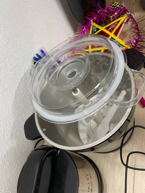 Cối to xay đc khá nhiều thịt 1 lúc, xay nhanh chóng, làm thịt xay tại nhà an toàn sạch sẽ rất yên tâm