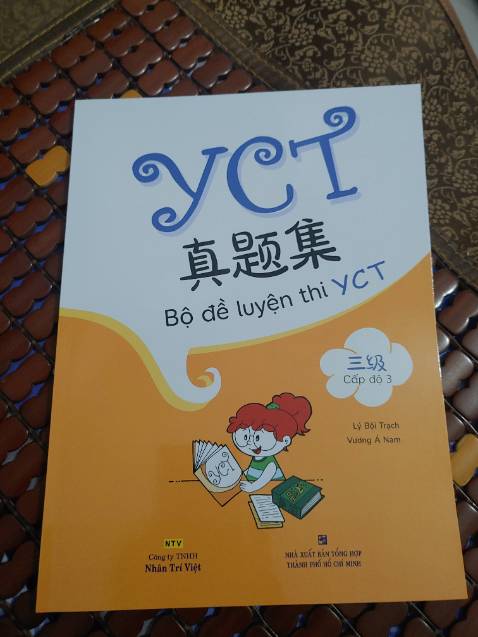 Mới học tiếng Trung chọn mấy quyển cho trẻ em dễ hiểu lắm. Mà sale lớn nữa. Form sách học của Nhân Trí Việt lúc nào cũng to đẹp hết.