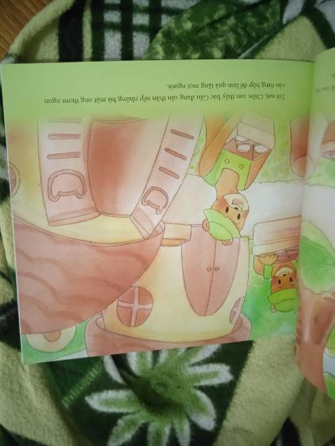 sách ít chữ con dễ hiểu, đầu tiên mình nghĩ sao nó đơn giản quá. nhưng mà như vậy bé lại rất nhớ và chăm chú nghe