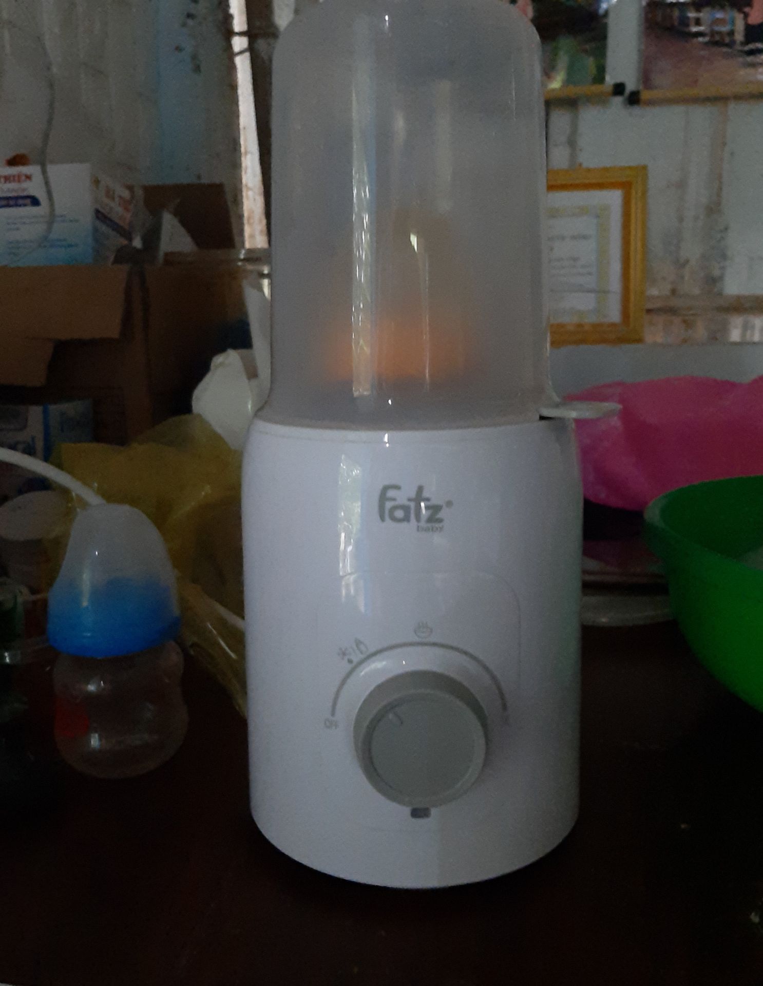 Mua máy nay mới sử dụng, khi vặn nút vào chỗ hâm sữa, rã đông thì đèn ko phát sáng, chỉ khi chọn chỗ tiệt trùng đèn mới phát sáng, ko hiểu máy bị lỗi hay do chức năng của máy là như vậy. Mong shop ib phản hồi lại mình. Mình có quay video lại nhưng sao chỉ thấy Tiki yêu cầu thêm ảnh mà ko thấy thêm được video. Tạm thời chấm 3 sao.