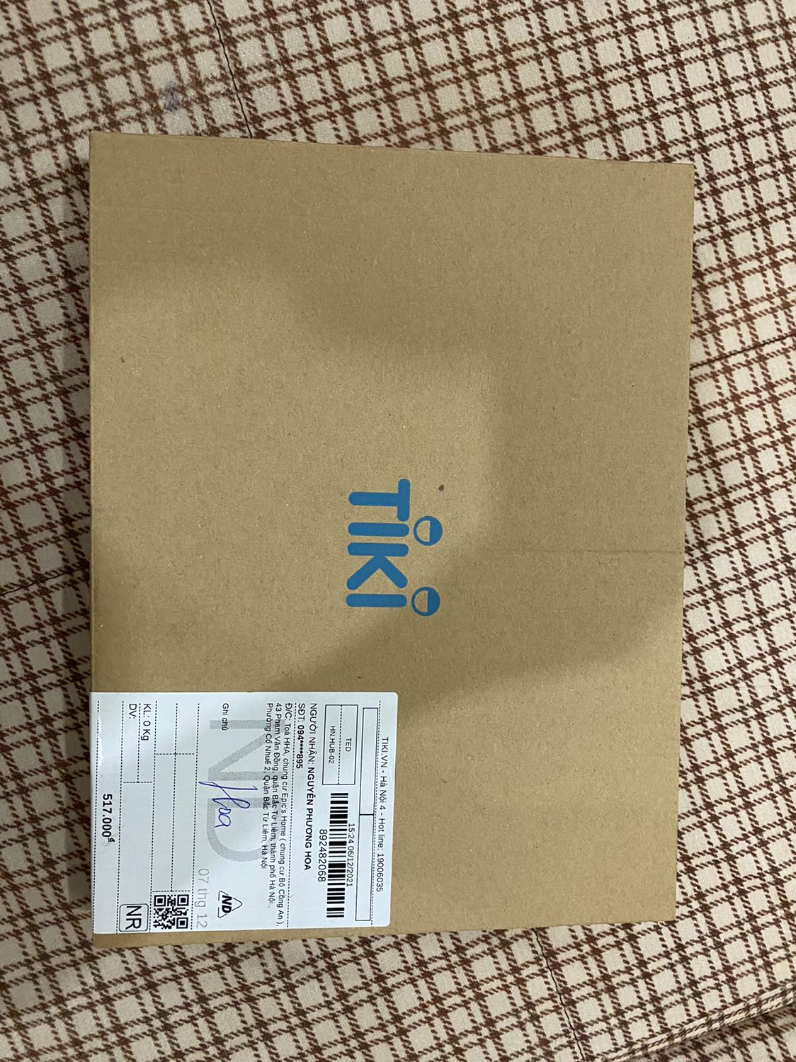 Sách đóng bọc khá cẩn thận. Mình chọn chế độ giao trong sáng mai nên giao khá nhanh. Tiền nào vải nấy giờ thì hiểu vì sao sách khá mắc vì chất lượng giấy đẹp, dày bóng có hình ảnh. Nội dung okiee phong phú mong là học sinh sẽ thích