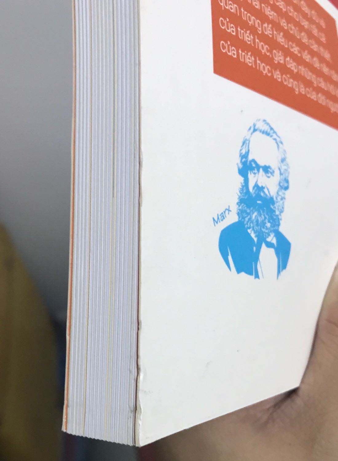 tuy biết sách giảm đến 40% nhưng hy vọng sẽ giao sách đẹp không bị nhăn bìa giấy sách, lần này tiki lại giao sách như thế, thật sự thất vọng, không biết có thể hoàn trả đổi sách lại được không nữa tuy biết sách giảm đến 40% nhưng hy vọng sẽ giao sách đẹp không bị nhăn bìa giấy sách, lần này tiki lại giao sách như thế, thật sự thất vọng, không biết có thể hoàn trả đổi sách lại được không nữa