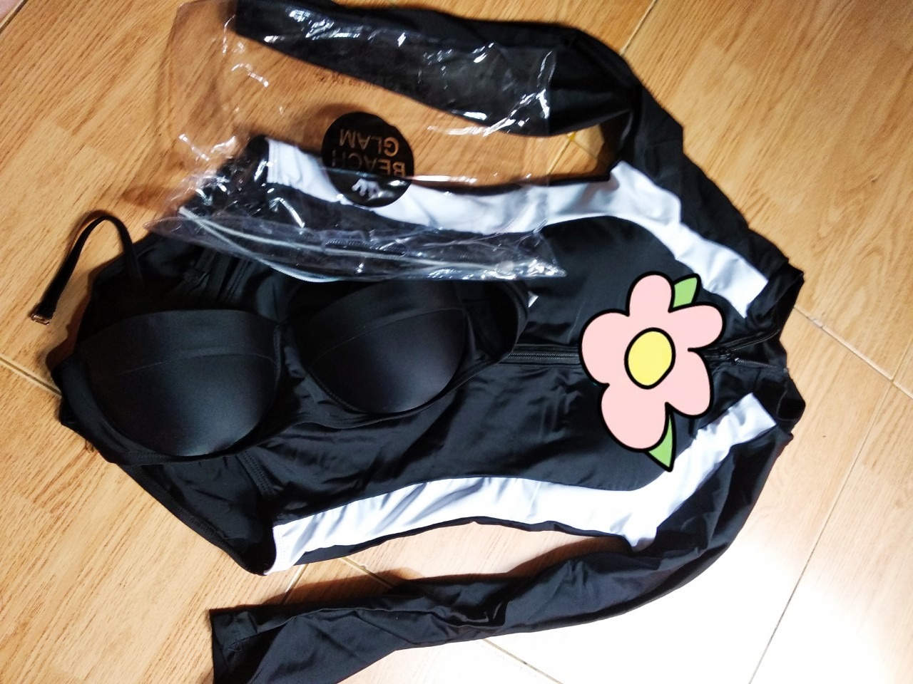 sản phẩm đẹp, giao nhanh không ngờ, mặc dù mới hết cách ly nhưng vẫn dự định đi biển lễ 30-4 này. mọi người nghỉ lễ vui vẻ^^ sản phẩm đẹp, giao nhanh không ngờ, mặc dù mới hết cách ly nhưng vẫn dự định đi biển lễ 30-4 này. mọi người nghỉ lễ vui vẻ^^