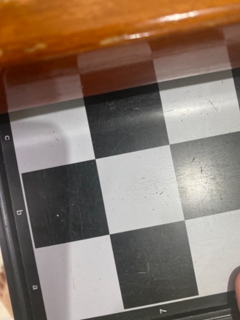 Bàn đẹp, chơi vui. Cờ rất đẹp ạ nhưng chơi chưa thắng lần nào 🌝🌝