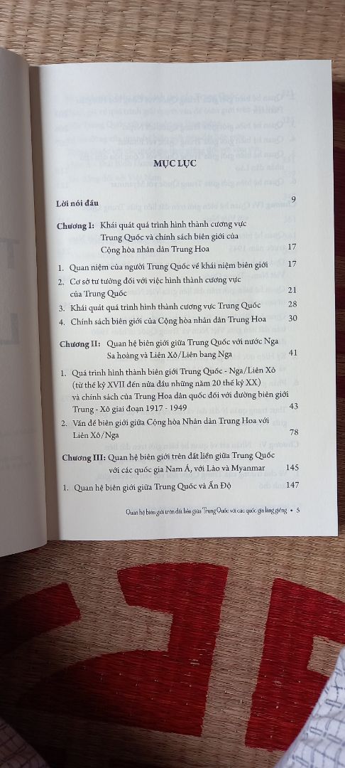 sách cho chúng ta thấy được lịch sử, tư tưởng về vấn đề biên giới của Trung Quốc với các nước xung quanh, qua đó có thể thấy tham vọng bành trướng là 1 thứ gắn liền với lịch sử phát triển của Trung Quốc. Tuy nhiên sách về địa lý mà rất ít bản đồ, người đọc khó lòng có thể nắm bắt được các vị trí, mong nếu có tái bản thì nxb sẽ thêm bản đồ nhiều hơn