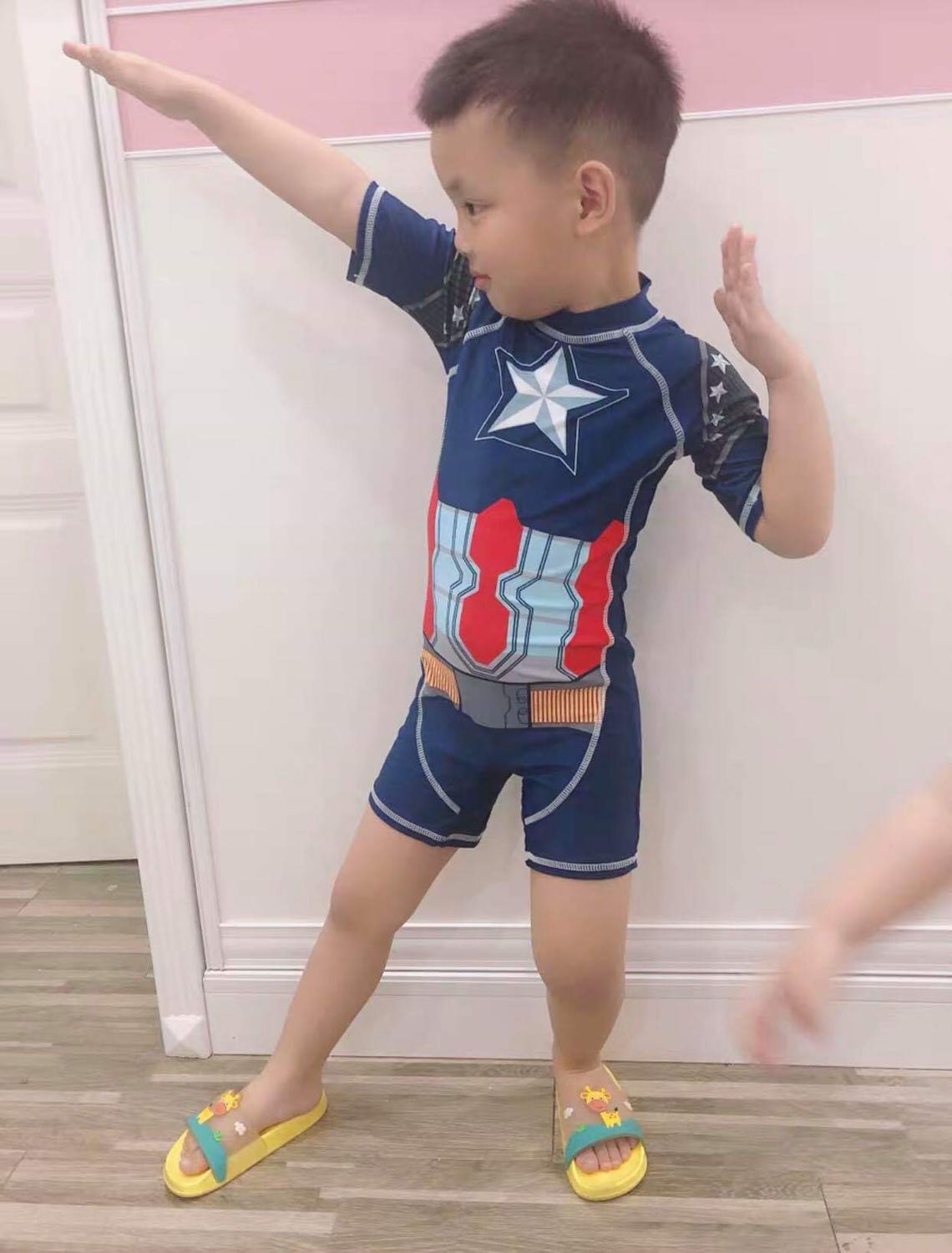 Chất vải dày dặn, vừa như in luôn, bé thích mặc lắm ạ! Chất vải dày dặn, vừa như in luôn, bé thích mặc lắm ạ!