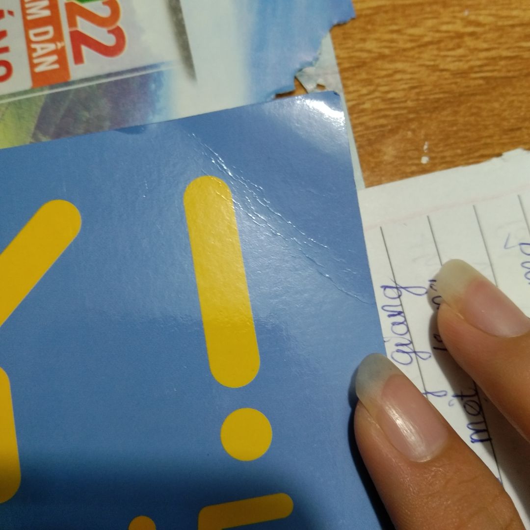 sách hơi đf góc tý,có trong bọc sách đàng hoàng nên rất thik
nội đứng rất hay nghe đọc hiểu viết
file nghe mm quét mã qr là tải đc nha
 sách đẹp hay đáng mua