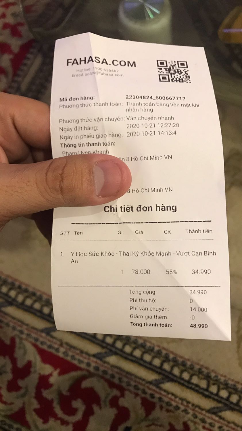 Giá Fahasa giảm sâu quá trời mà Tiki giá vẫn trên cao. Chỉ hài lòng phần giao hàng nhanh chóng thôi. Nếu vậy thì Tiki nên làm việc với đối tác về việc để bill bên trong, như vậy khách hàng mới không cảm thấy mua hớ.