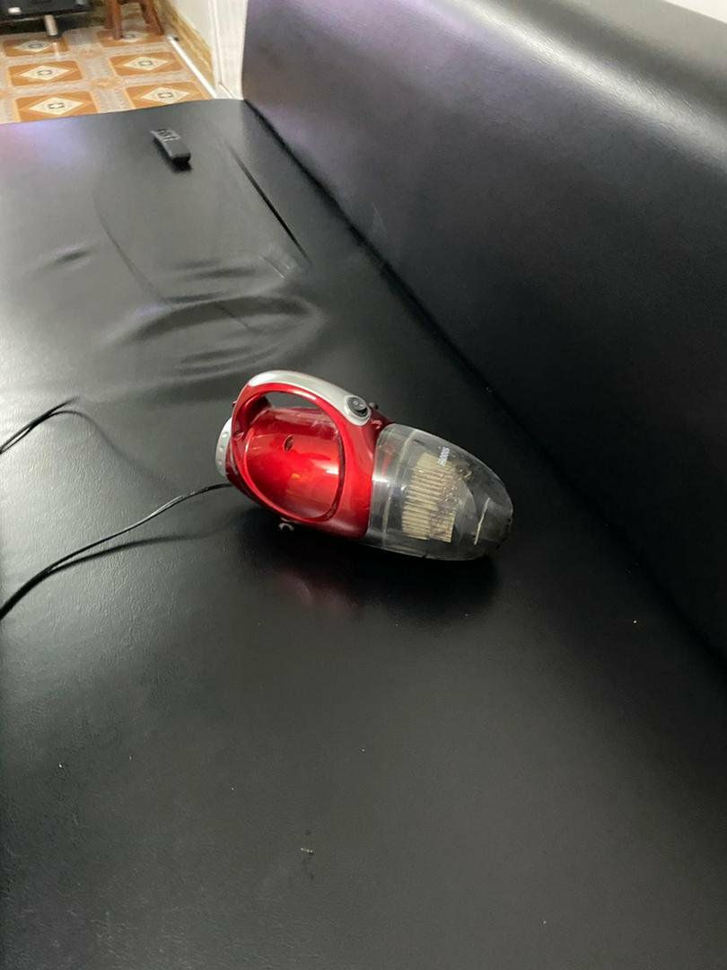 Máy hút kêu khá to, hút mạnh, hút cả bụi mịn và rác to. Động cơ Nhanh nóng nhưng không quá nóng. Với gí tiền thấy ok