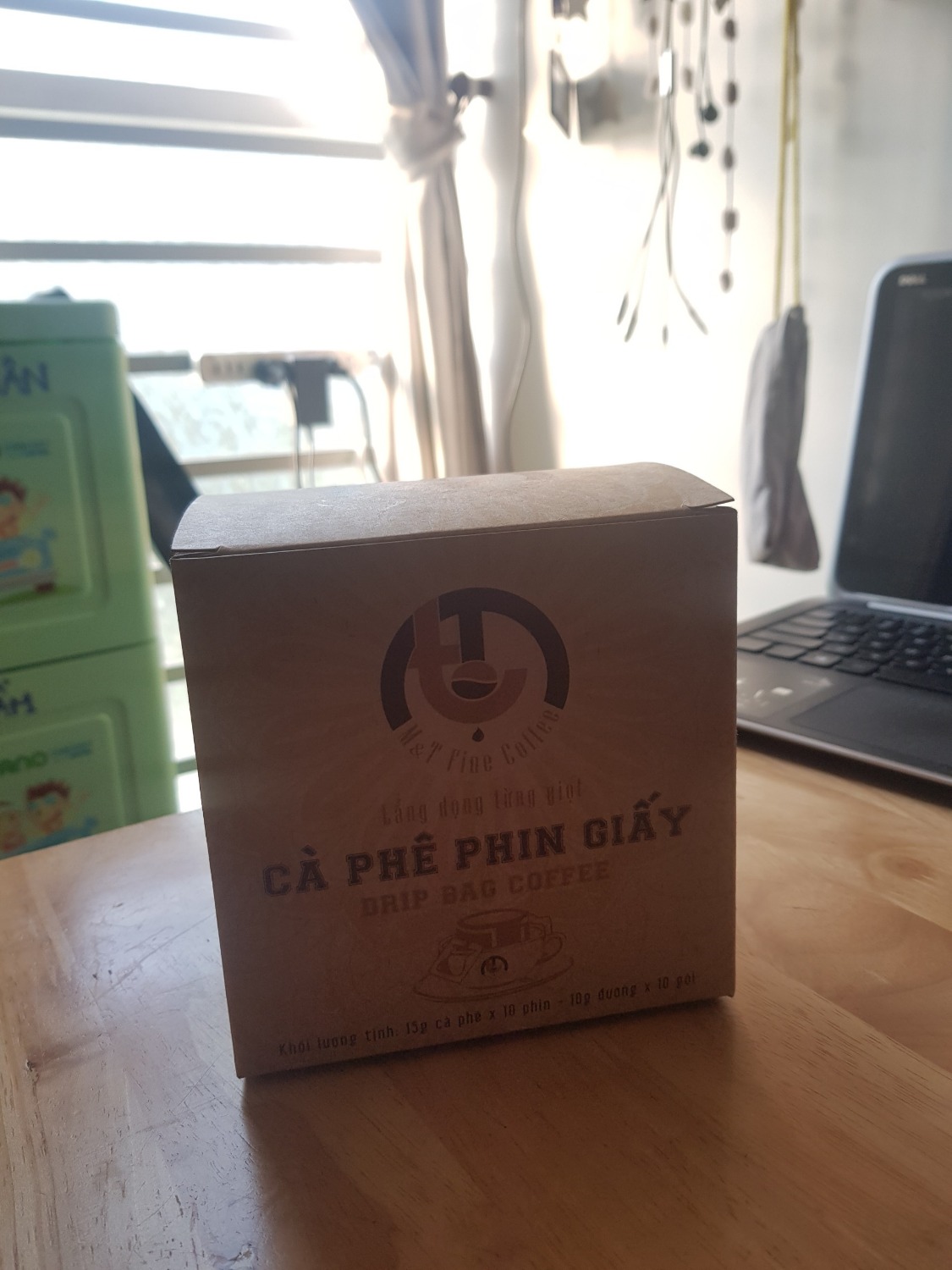 Tiki giao hàng nhanh. Hàng nhận đúng sản phẩm trên hình, bao bì thân thiện môi trường.
Đã uống thử có vị hơi đắng, chua nhẹ. Đúng cà phê nguyên chất.