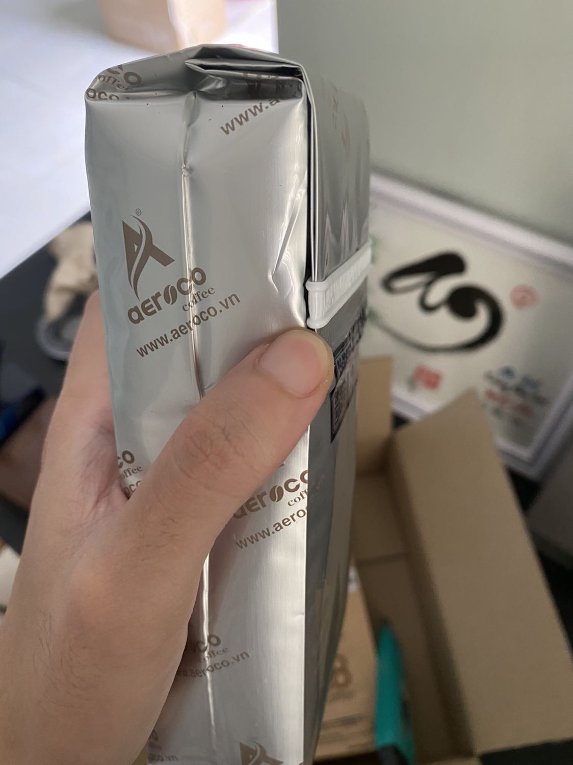 sản phẩm date tốt, đóng gói và seal cẩn thận, chuyên nghiệp, hương cà phê thơm 
mình rất ưng ý!!!
Tiki giao hàng nhanh,