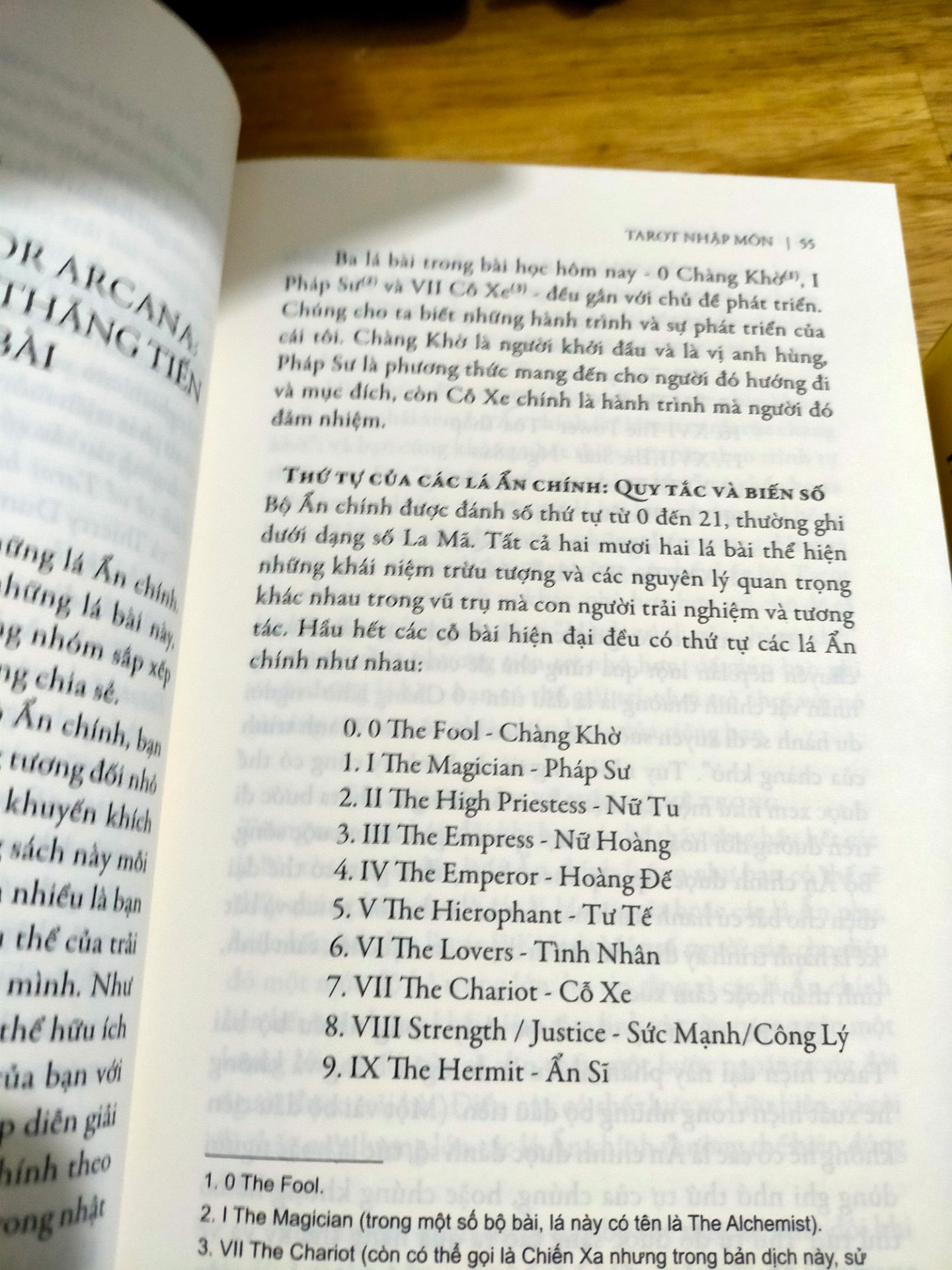 sách khá là phù hợp cho người mới bắt đầu tìm hiểu về tarot. mình có mua thêm bộ bài để thực hành luôn.