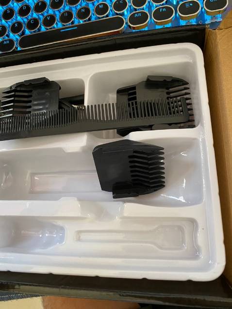 Nói chung là sài củng được, cắt được, giá cả oke, ổn áp. mua về cắt lông thú cưng củng được