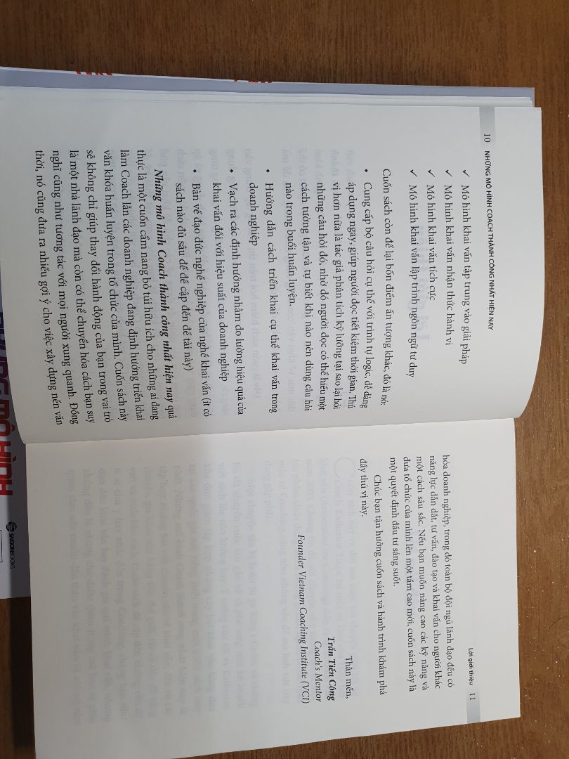 sách ngắn gọn và tập trung tốt vào chủ đề, tham khảo để tự coaching bản thân