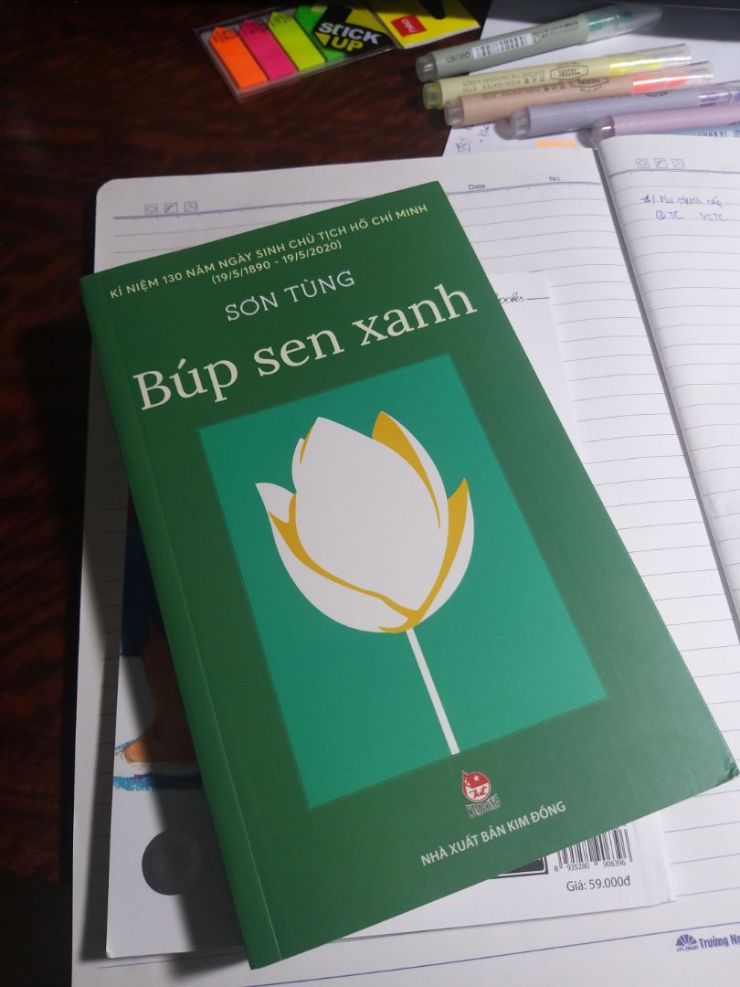 Góc sách hơi vị móp.

Giáo viên Ngữ văn cấp 2 của mình đã từng nói: cô không biết tâm hồn của một người không rung động khi đọc quyển sách này sẽ lạnh lùng đến mức nào.

Chúc mọi người có thời gian trải nghiệm quý giá!