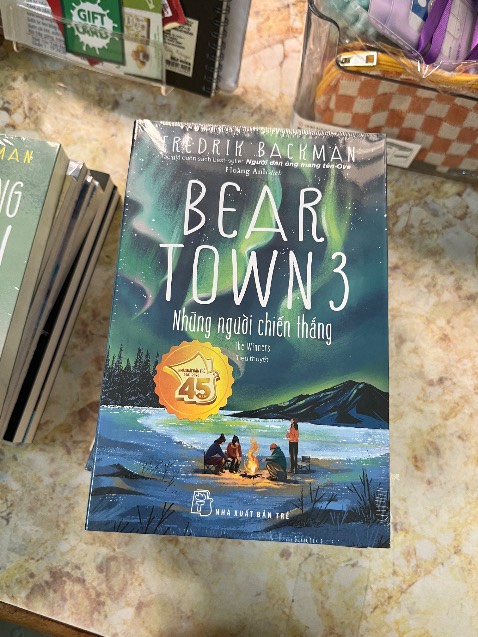 Shop đóng gói cẩn thận và giao nhanh. Sách mới giá tốt. Sẽ tiếp tục ủng hộ shop