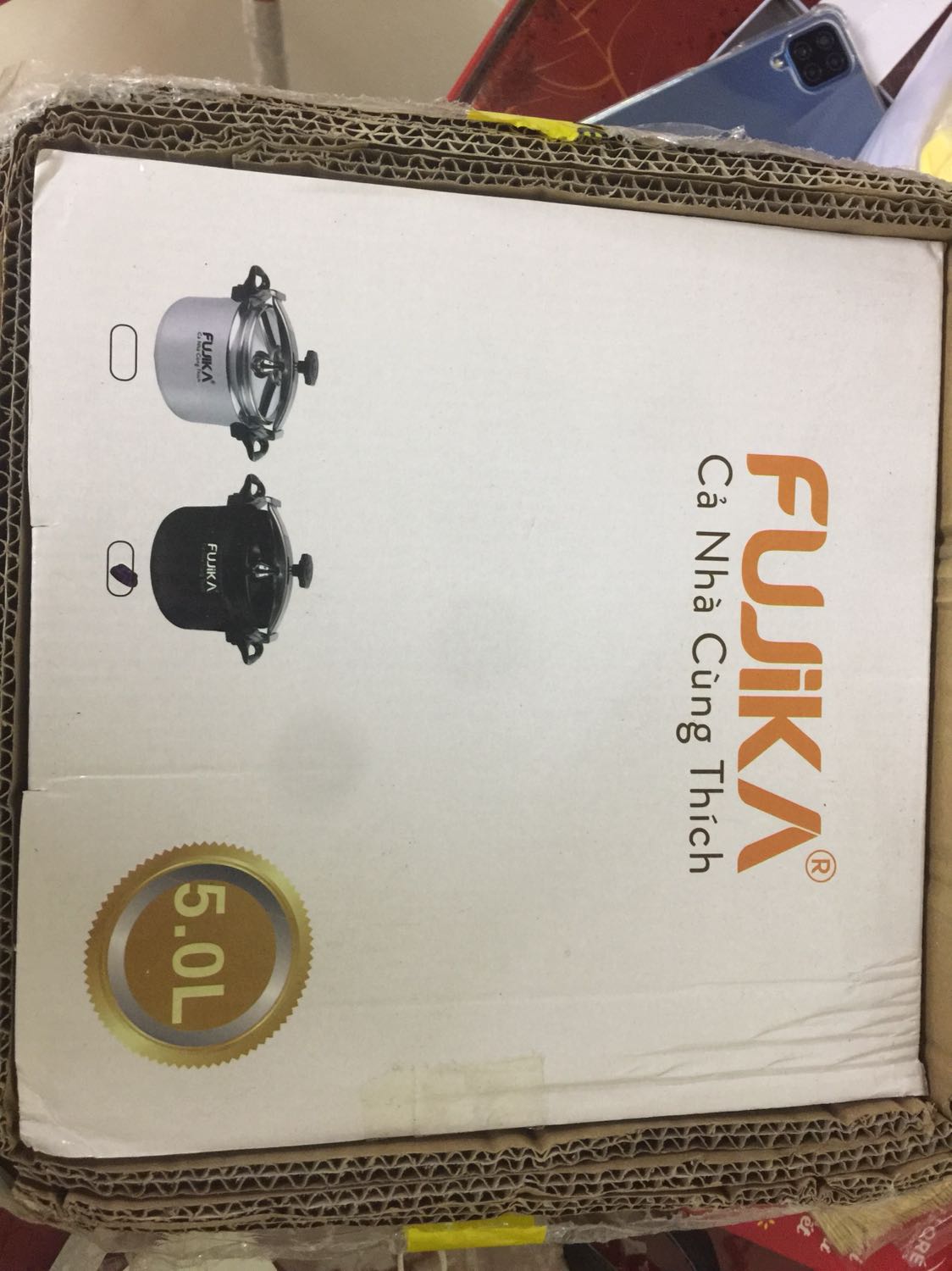 Nồi áp suất này hơi nhỏ! Ko chăc se nấu được 5 lít! Chỉ là dung tích max 5 lít thì có thể được. Thành nồi hơi mỏng so với cái cũ nhà mình đã dùng.
Vì chưa lắp quai nồi nên chưa nấu thử được khi nào lắp nấu xong sẽ nhận xét thêm