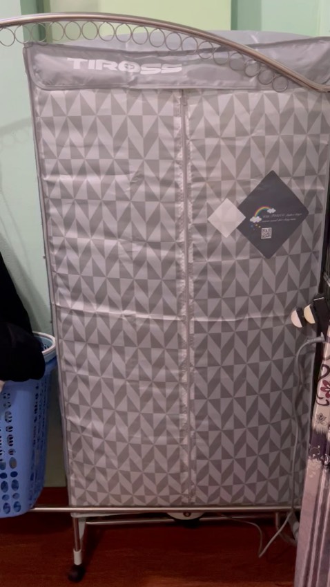 Cứu rỗi mình mùa nồm ẩm vừa rồi tại HN. Sấy quan áo thích lắm luôn yên tâm hẳn