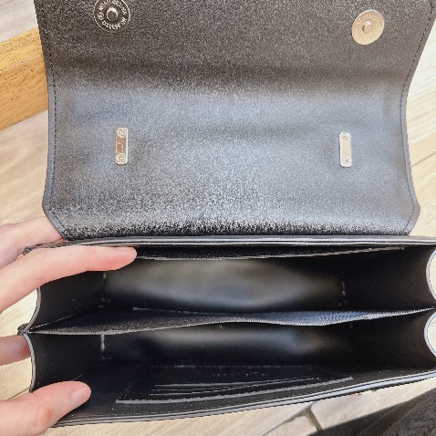 Túi sang mang đi tiệc rất ô kê mang đi mà mấy bà bạn xin hỏi chỗ mua miết