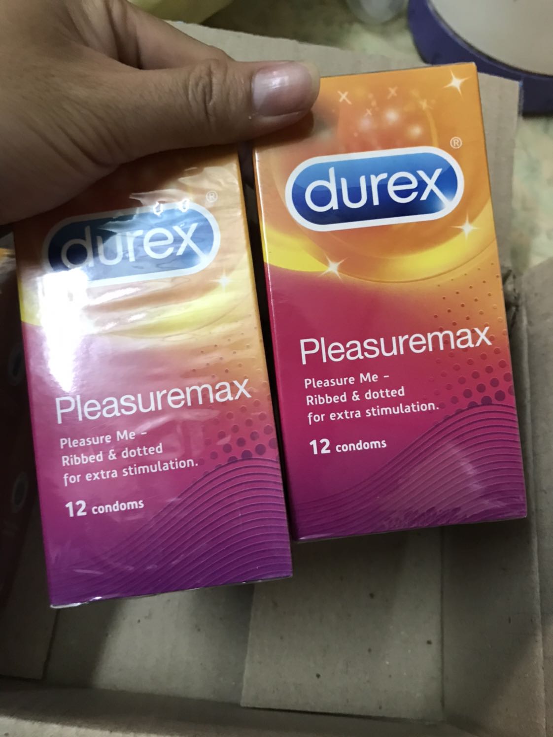 Sản phẩm không giống mô tả mẫu mới màu hồng có miệng cười 
Date sử dụng không đồng nhất có hộp 2023 có hộp 2024 có dấu hiệu pha hàng không giống nhau 
và hộp 2024 giống hàng giả hàng nhái như ảnh đính kèm, hình ảnh vỏ hộp màu nhạt, đường nét nhoè không giống như hộp 2023