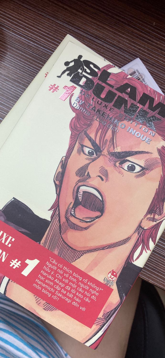 Truyện đẹp xịn xò, slam dunk là bộ truyện thanh xuân của mình, giờ làm lại chất lượng xịn sò quả đáng sưu tầm, tiếc là kim đồng ko làm bookmark pvc giống bộ FMA