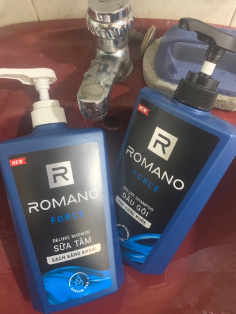 Không gây khô tóc, mùi hương dễ chịu