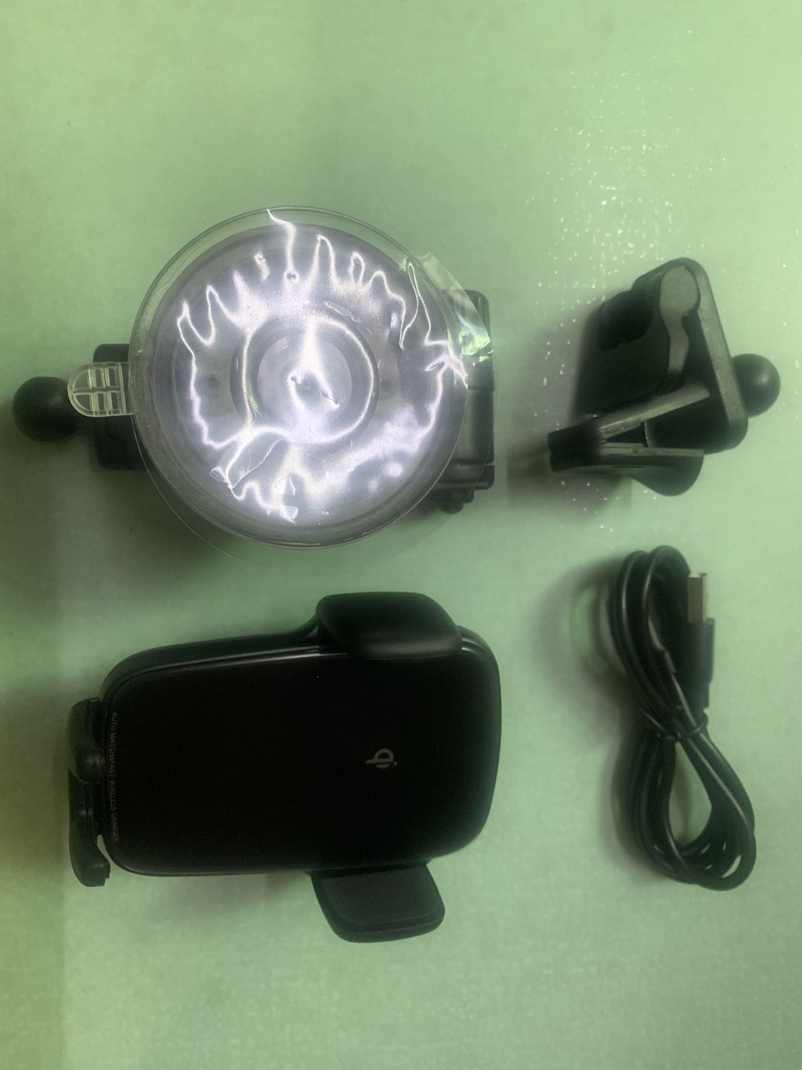 Chất lượng, có sạc không dây tiện lợi, cảm ứng nhạy, nói chung hài lòng về sp