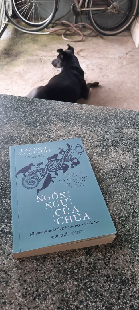 +> giao hàng có trễ so với dự kiến 01 ngày. nhưng điều đó k quá quan trọng. vì trong tình hình cách ly hiện nay có thể thông cảm. 
+> về nội dung của cuốn sách : là 1 hành trình tìm kiếm Thiên Chúa dưới góc nhìn Khoa học. rất phù hợp cho những ai muốn tìm hiểu hay nghiên cứu về lĩnh vực tôn giáo.