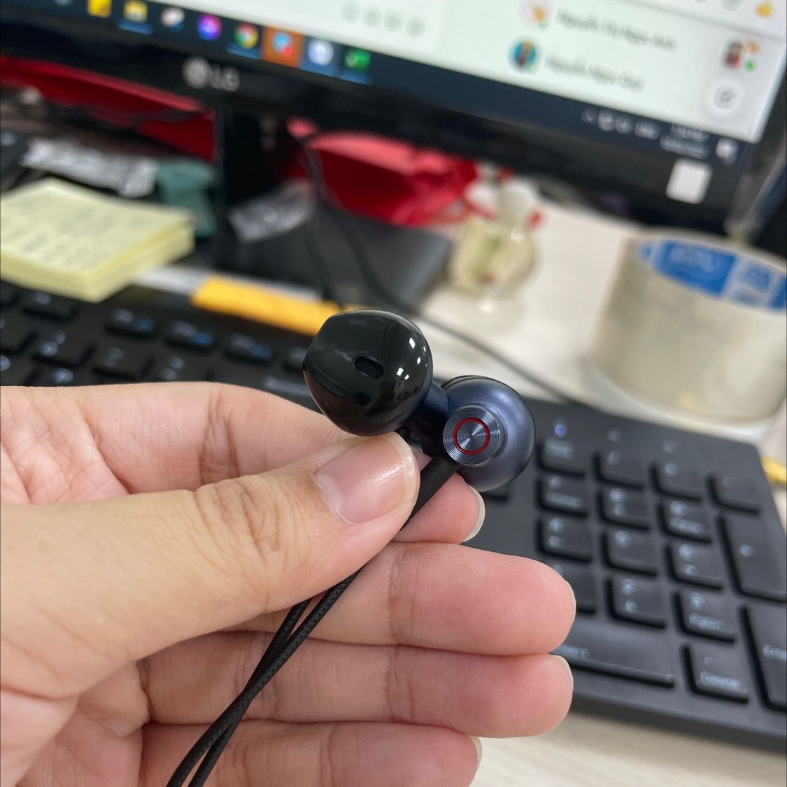 Thiết kế đẹp, âm thanh ổn áp, giá cả hợp lí