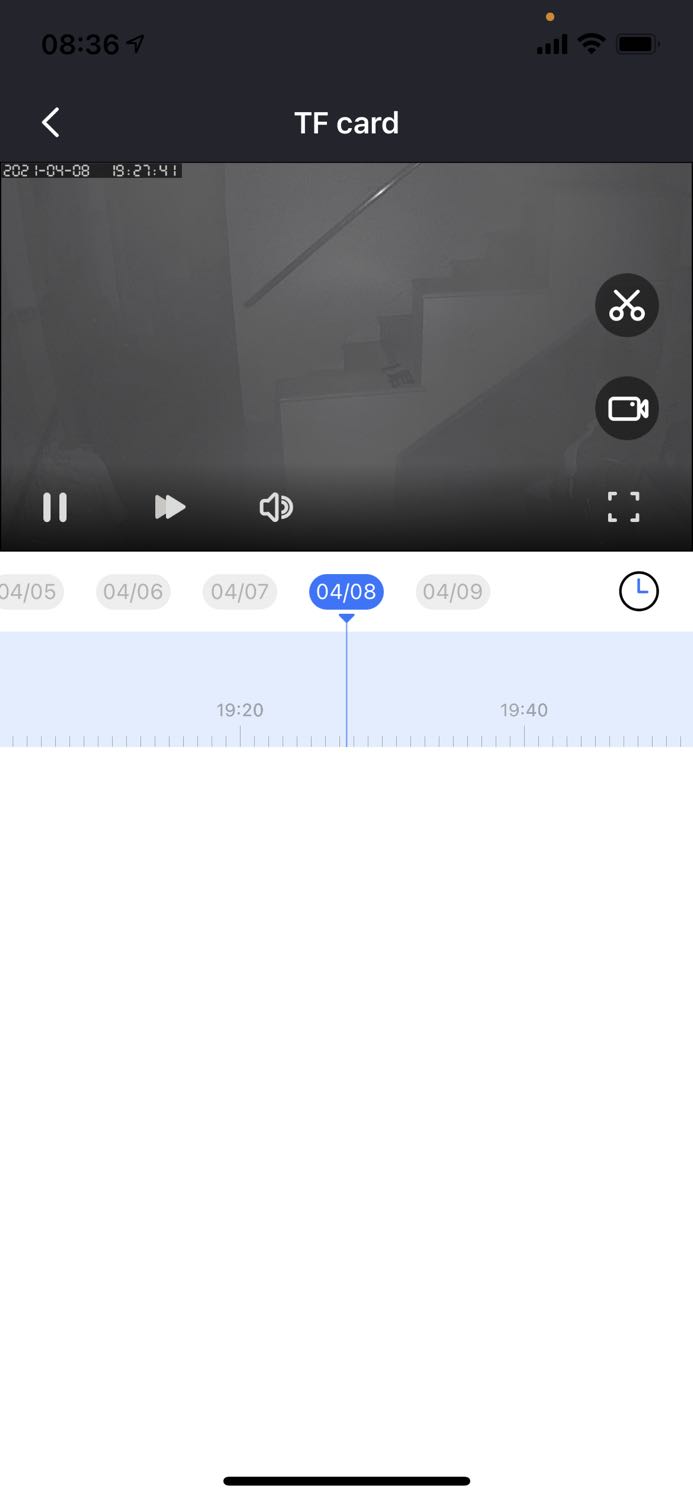 nhỏ gọn dễ sử dụng. mình mua 2 đợt. đợt 1 thì camera không nhận mã QR Code của IOS mà chỉ nhận của Android. đợt 2 hình như là mẫu mới nên nhận diện được mã của cả 2. nói chung setup như vậy là ok. chất lượng video tương đối ổn. có 1 điều là utính năng quay ban đêm ko tốt. nếu quay ko đúng góc thì video sẽ bị mờ. còn chỉnh quay góc khác thì video rõ. trong mức giá thì chấp nhận được.