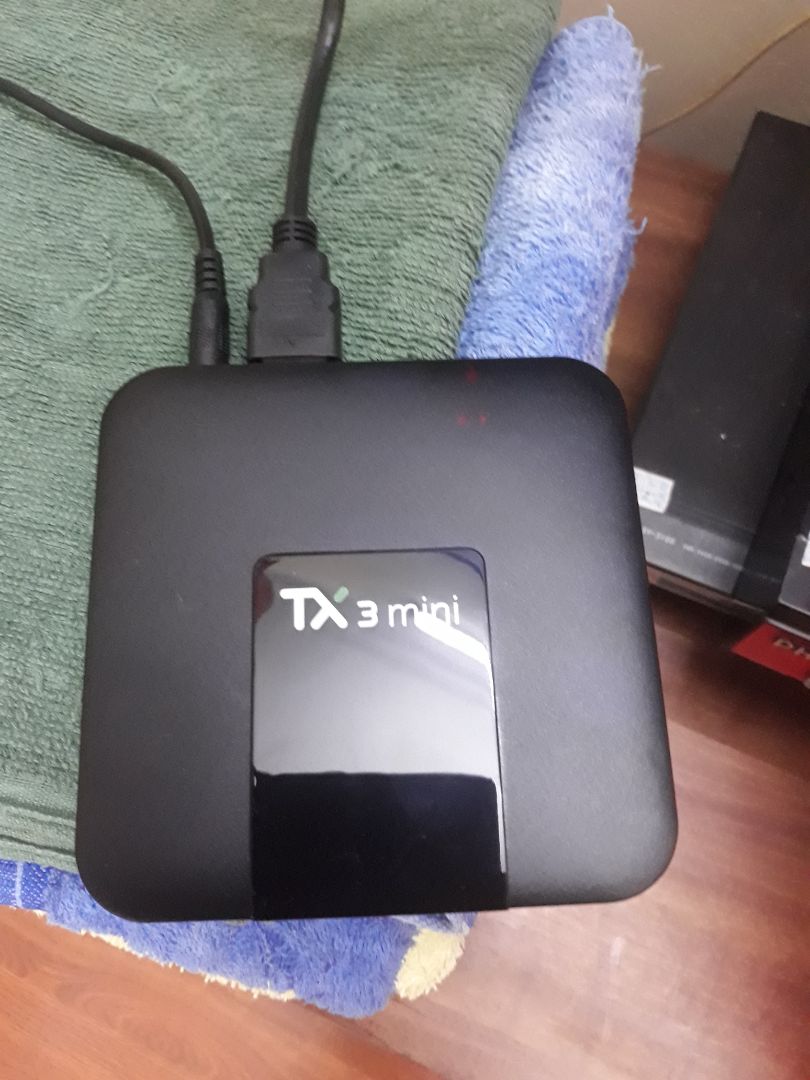 hàng không đúng quảng cáo . thứ nhất đóng gói kiện hàng sơ sài , ko có nhãn mác tiki , ko có tên,  địa chỉ nhà bán hàng . thứ 2 quảng cáo thì có hỗ trợ tìm kiếm bằng giọng nói nhưng ko có . tóm lại giao sp kém chất lượng ko đúng mô tá .