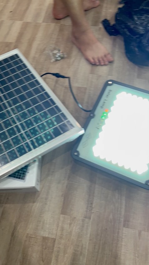 Chất lượng ban đầu cực tốt, đèn siêu sáng, chất liệu tốt. Tiki giao nhanh và đóng gói tốt, nhiệt tình. Rất ok