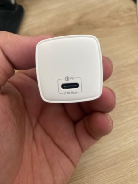 Sạc được 1 lần duy nhất rồi không vô điện luôn