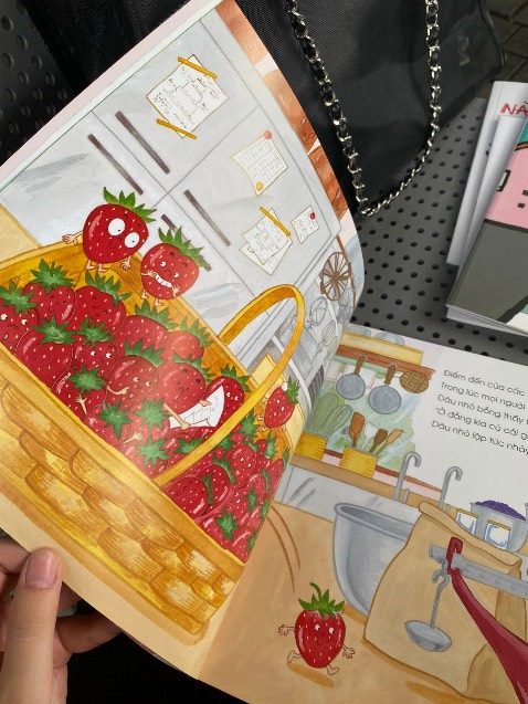 nét vẽ và màu sắc rất tự nhiên ko phải do làm máy nên rất thíchc hợp cho con, sóp uy tín chất lượng