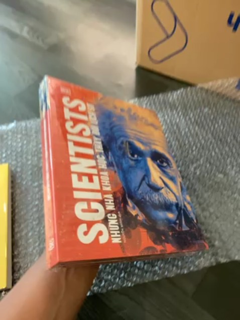 Đợt này Tiki đóng gói cẩn thận hơn, có lót dày, sách đến tay nguyên seal, ko móp méo gì. Tks Tiki.