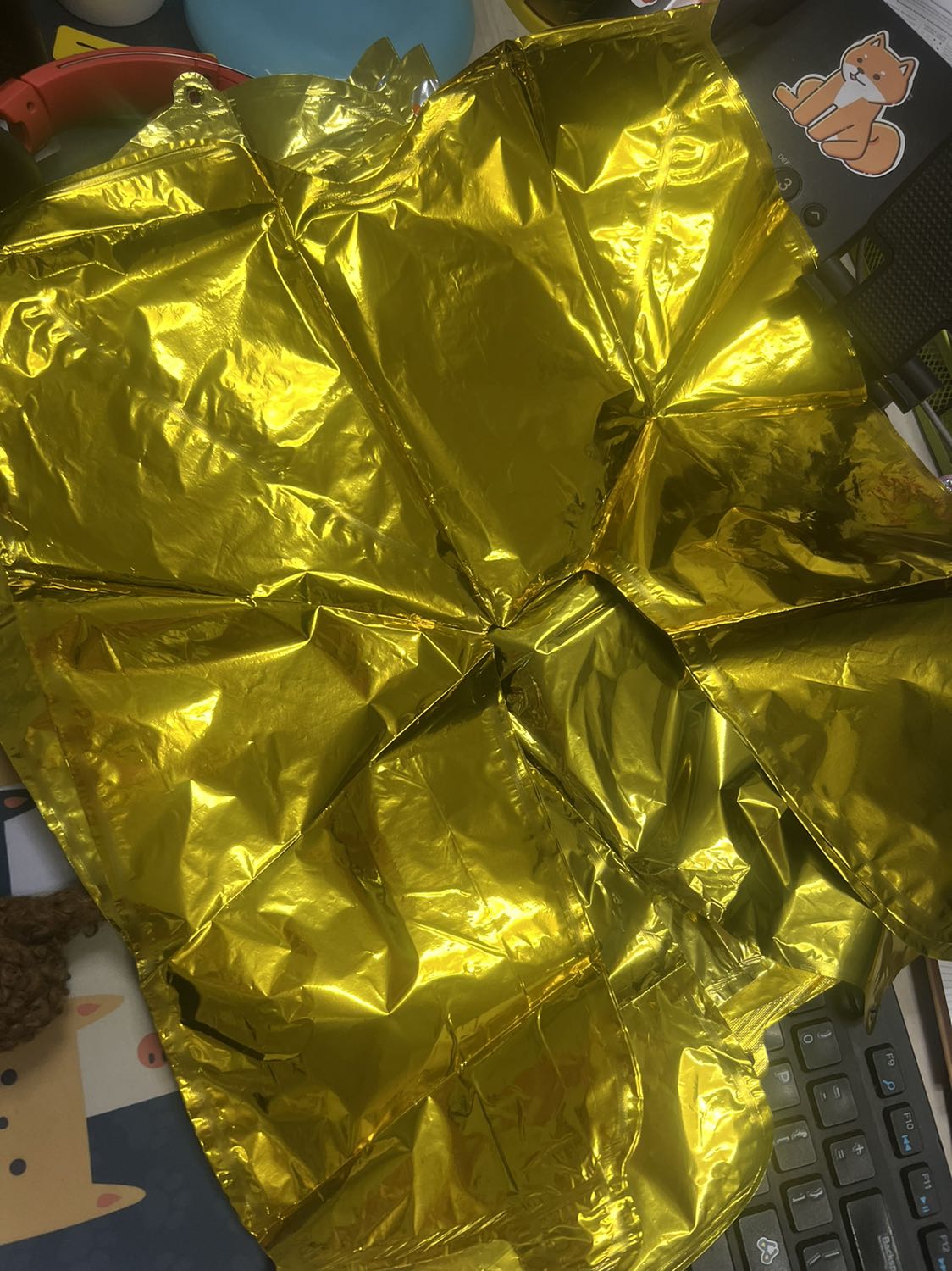 * Sản phẩm rất xinh đẹp tuyệt vời, tôi không thể trông đợi gì hơn. Cảm ơn nhà cung cấp, nhà sản xuất, cảm ơn người bán hàng, cảm ơn sàn thương mại điện tử, cảm ơn người vận chuyển để tôi có cơ hội dùng sản phẩm tốt như thế này. 
* Hàng đóng gói rất đẹp. Quả nhiên người bán đã gửi gắm rất nhiều tâm tư và tình cảm trong lúc gói hàng. Hộp không có dấu hiệu bị móp, chứng tỏ bộ phận vận chuyển đã nâng như nâng trứng, hứng như hứng hoa. Xin nghiêng mình cảm ơn vì tất cả. 
* Thời gian vận chuyển rất hợp lí. Tôi đã đặt hàng với tâm thế hào hứng chờ đợi để được trải nghiệm sản phẩm và tôi không hề bị chờ mỏi cổ. Có thể thấy bên vận chuyển không quản ngại thời tiết và đường xá xa xôi để đưa sản phẩm cho tôi trong thời gian ngắn nhất.