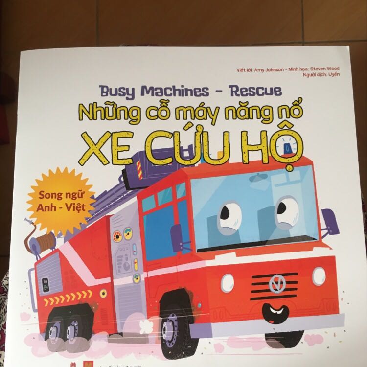 Sách in màu, nhiều hình minh hoạ sặc sỡ lắm, có kèm tiếng Anh để bé học nhaaa. Cháu mình cực thích bộ busy machines này
