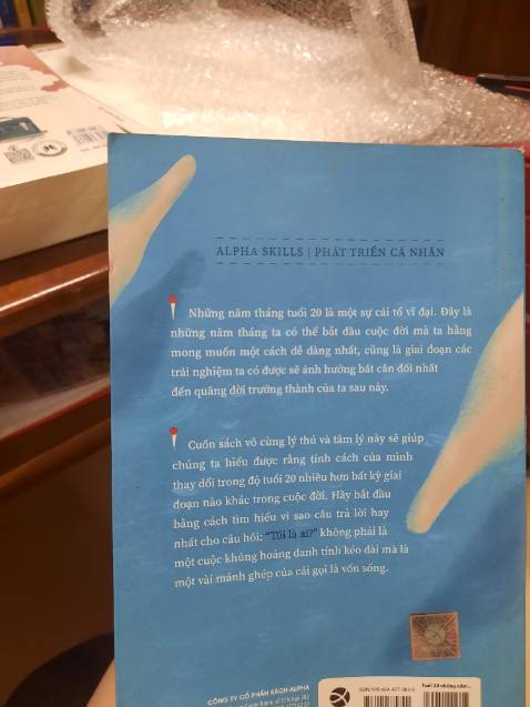 Ship cho mình 1 quyển sách cũ mà sờ vô thấy bụi luôn á.