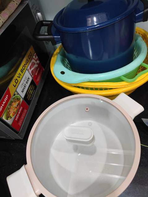 Chừa 1* để xem chất lượng nồi thực tế chứ nhận hàng nó đẹp quá. Kiểu như mua về để trưng bày