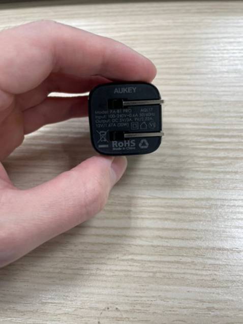 Sản phẩm chính hãng, chất lượng tốt. Shop bán hàng uy tín, thời gian xử lý đơn hàng nhanh và đóng gói cẩn thận.