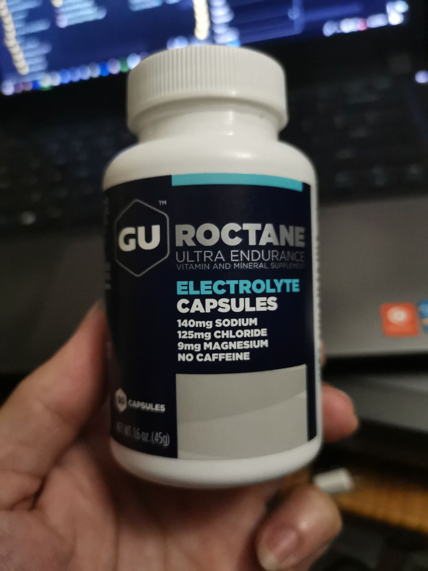 Bảng mô tả thành phần trên hộp ko giống với phần mô tả của sản phẩm. Vd: Vitamin D là 9%, còn phần mô tả ghi là 19%,....
Phần tiếng Việt nham nhở, không rõ nét.
Không biết có phải hàng thật hay không???